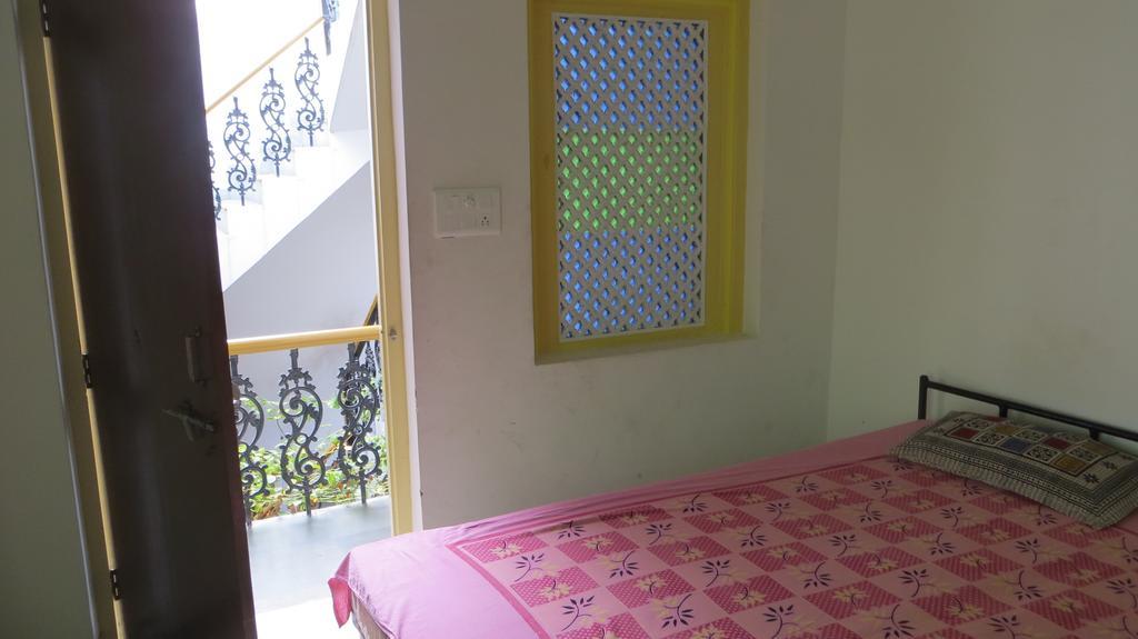 Udai Haveli Guest House Udaipur Bilik gambar