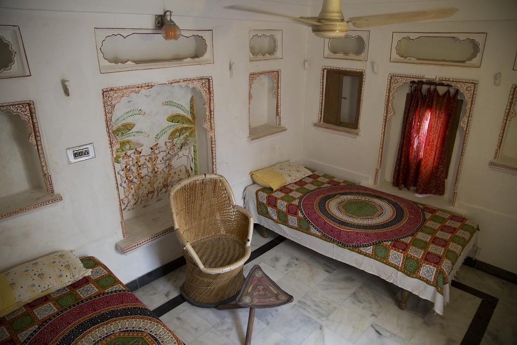 Udai Haveli Guest House Udaipur Bilik gambar
