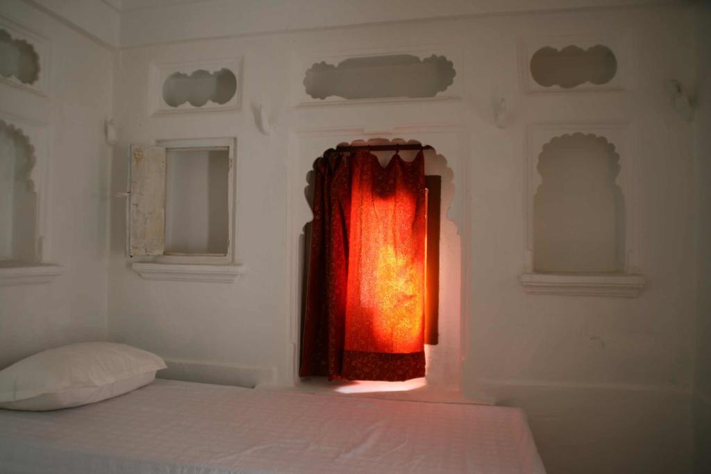 Udai Haveli Guest House Udaipur Bilik gambar